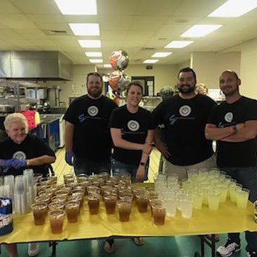 Selma_Middle's tweet photo. A special shout-out to @BaptistSelma for setting-up a delicious dinner, serving it, AND then cleaning-up after it last night! We are amazed by your hearts of service and your dedication to our amazing students!!! #SelmaMiddle #SelmaBaptist #community #Railblazers #ItTakesAVillage https://t.co/DwaIhAhthj
