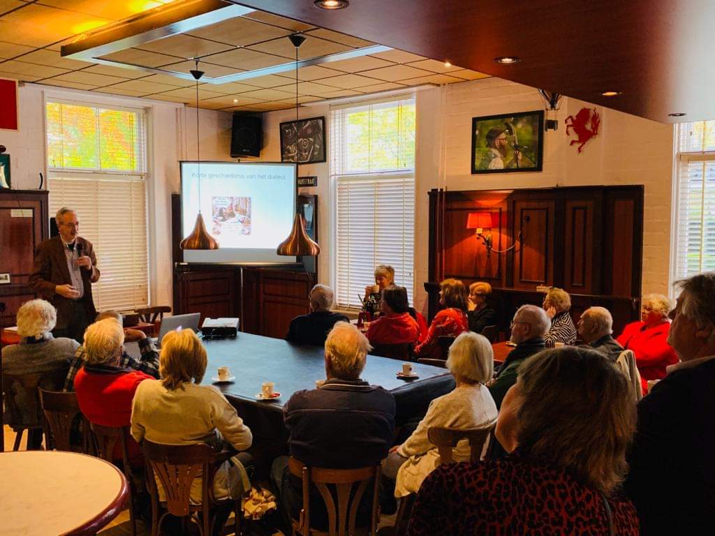 Het tweede  dialectcafé was weer een succes.