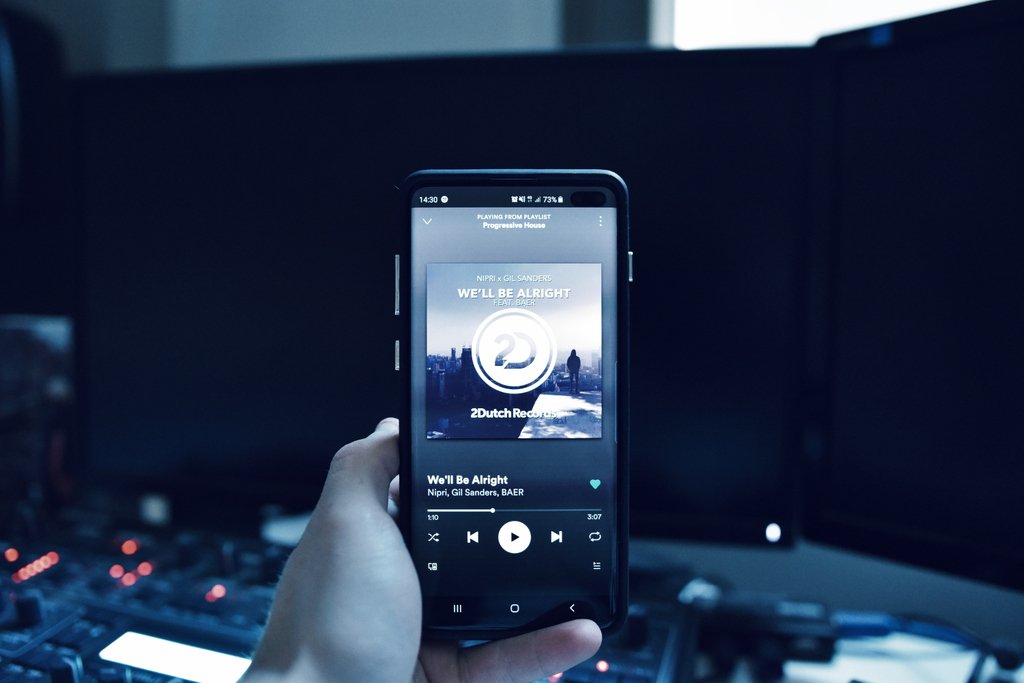 "We'll Be Alright" with Gil Sanders ft. BAER just dropped on all streaming platforms!⠀
⠀
We've worked super hard on this song, and we really hope all of you will enjoy it as much as we did producing it!

Stream it using your favorite streaming service:
soo.nr/uYDV