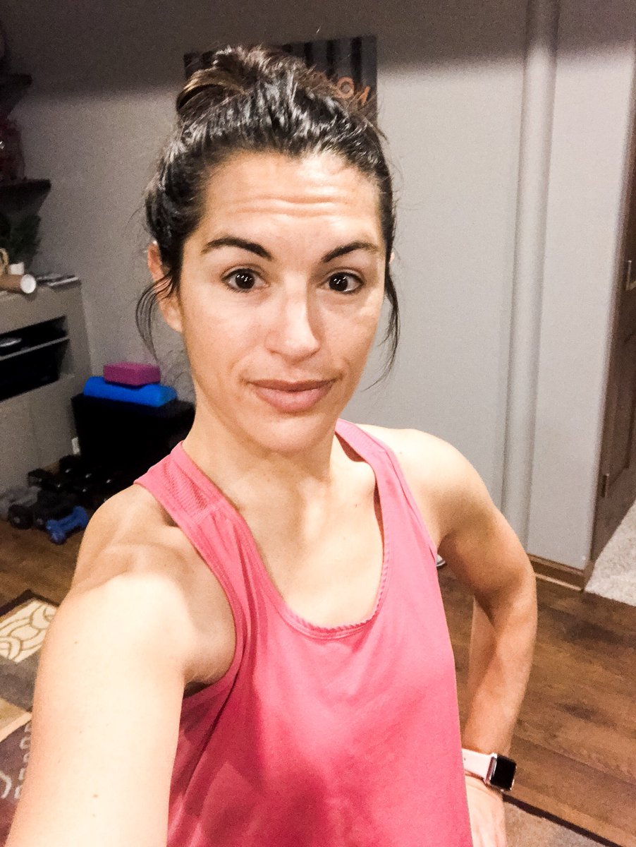 brightsidehappy's tweet photo. Coffee☕️ 
Gratitudes✅
Affirmations✅
Booty workout💥

Ready to start an awesome day!

#fridayworkout #PositiveVibes https://t.co/8OHgpeF7TH