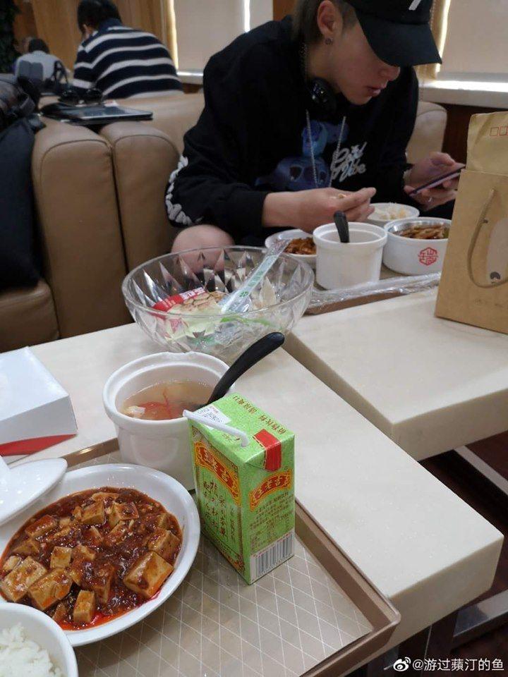 krexxieee's tweet image. MODE: If it's not a TABLET it's a CELLPHONE. 🤓#DECIPHERTHIS~ 

-BUSY IS WHD~ 😎 💜.

#DyShen #DiYue #DylanWang