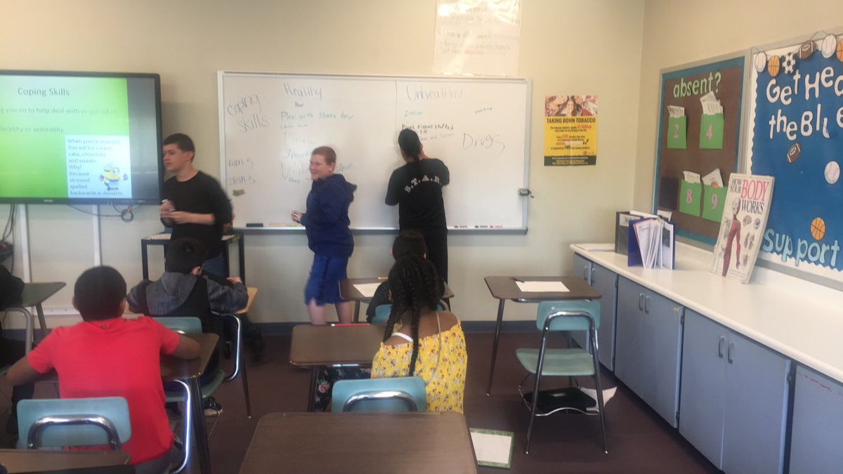 kjohnsonopms's tweet photo. Identifying healthy vs unhealthy coping skills! #MentalHealthAwarenessMonth #6thgradehealth #BMSPride https://t.co/JWsSUibzqR