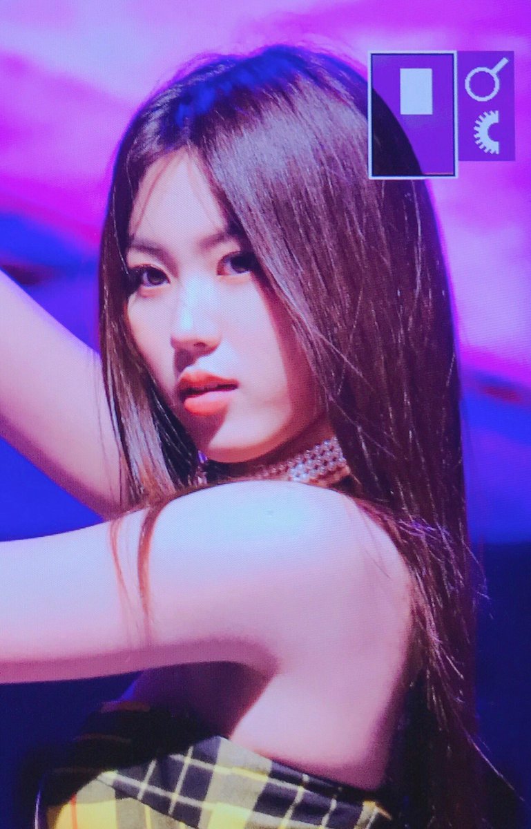 diary_eb's tweet photo. 190510 프리뷰 @CUBECLC

#CLC #권은빈 #은빈 #Eunbin #오늘의은빈 https://t.co/V7UcSD0vFd