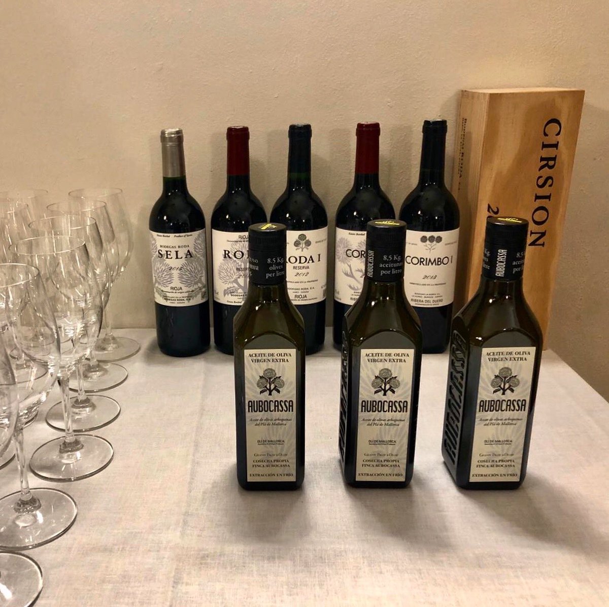 Esta semana disfrutamos de una cena maridaje en el Restaurante La <a href="/cuinafernando/">La Cuina de Fernando</a> en #Castellón junto a los vinos de <a href="/bodegasroda/">Bodegas Roda</a> y <a href="/bodegaslahorra/">BodegasLaHorra</a> 💚🍷