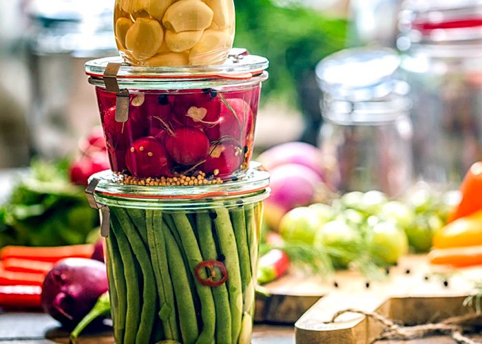 Healthy and on-trend foods for summer camps are surging ahead, especially for young people who have been exposed to a vast array of flavors, textures and unique combinations. These kids are now regularly educated about better-for-you foods. ow.ly/NXkr50t6jzd