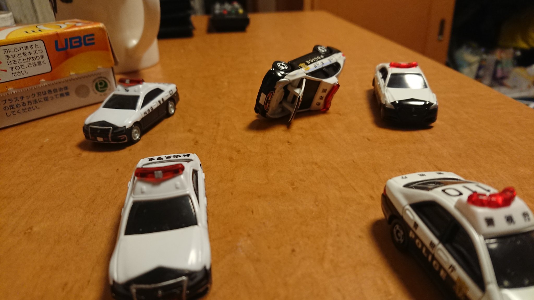 パトカー En Twitter わかる人にはわかる 警察のカーチェイスシーンでは大体1台 2台は横転or大破している T Co T1iujrehko Twitter