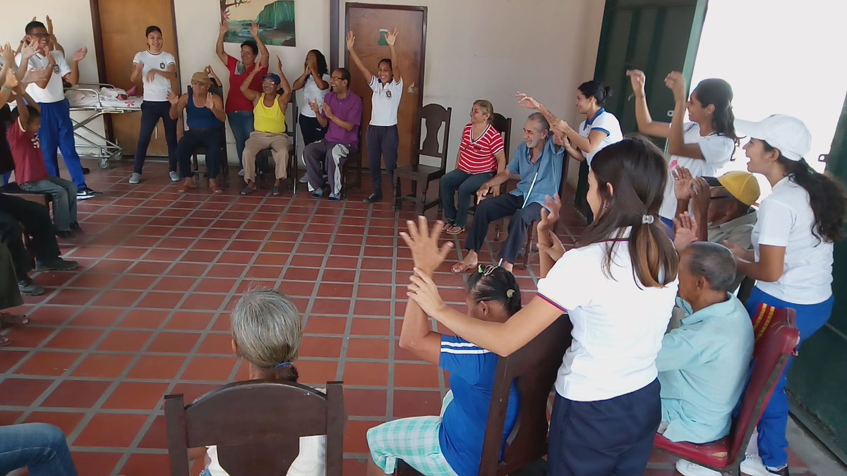 Ext_Sabaneta's tweet photo. Los #unefanb de la carrera de TSU en Enfermería del IV Semestre de la sede  @unefanb_sabaneta desarrollaron una Actividad Social en la Casa Hogar Doña Carmeña Fundana @Unefanb_Barinas @Neriogalban1 @UNEFA_VASyPC @unefa_ve https://t.co/R3M6Mk0yf1