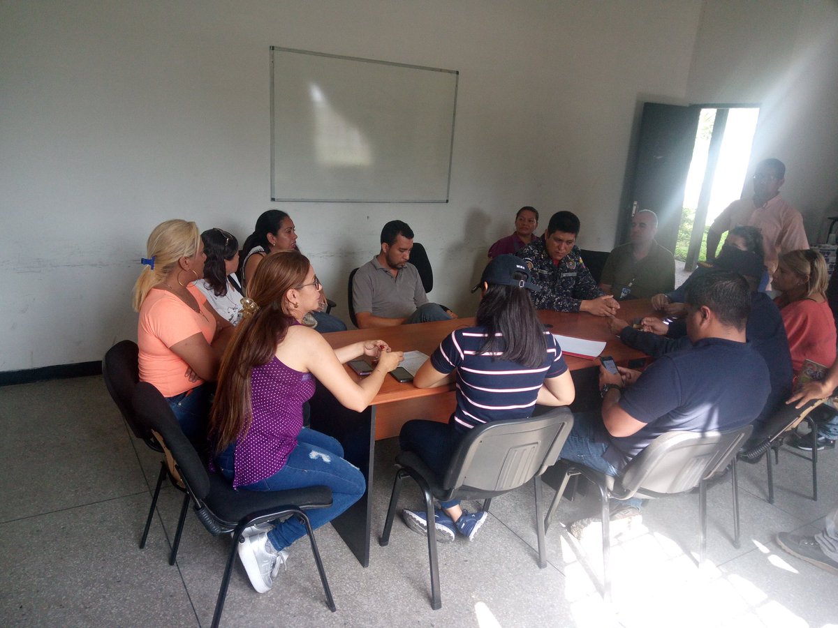 Ext_Sabaneta's tweet photo. La @unefanb_sabaneta participo en la Gran Jornada Nacional de Diálogo de Acción y Propuesta Concreta convocada por el Presidente @nicolasmaduro, en la misma asistieron el Ciudadano Director de la sede Ing Jose Esposito y el Homólogo del Vas y Pc  @Unefanb_Barinas @unefa_ve https://t.co/7YlyokSFMt