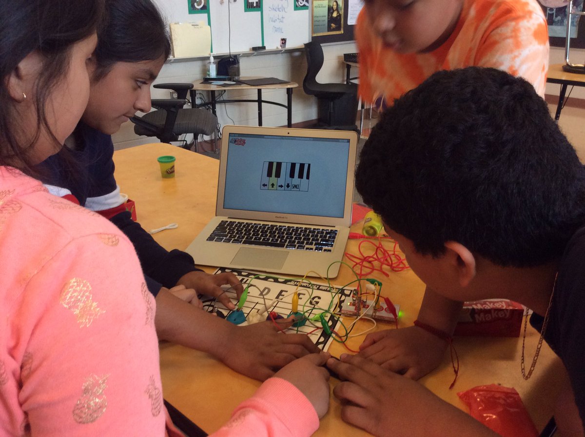 gt_mayhem's tweet photo. GuerreroThompson STEAM team using @makeymakey to connect musical pitches to piano app! https://t.co/EtIrn5f5nz
