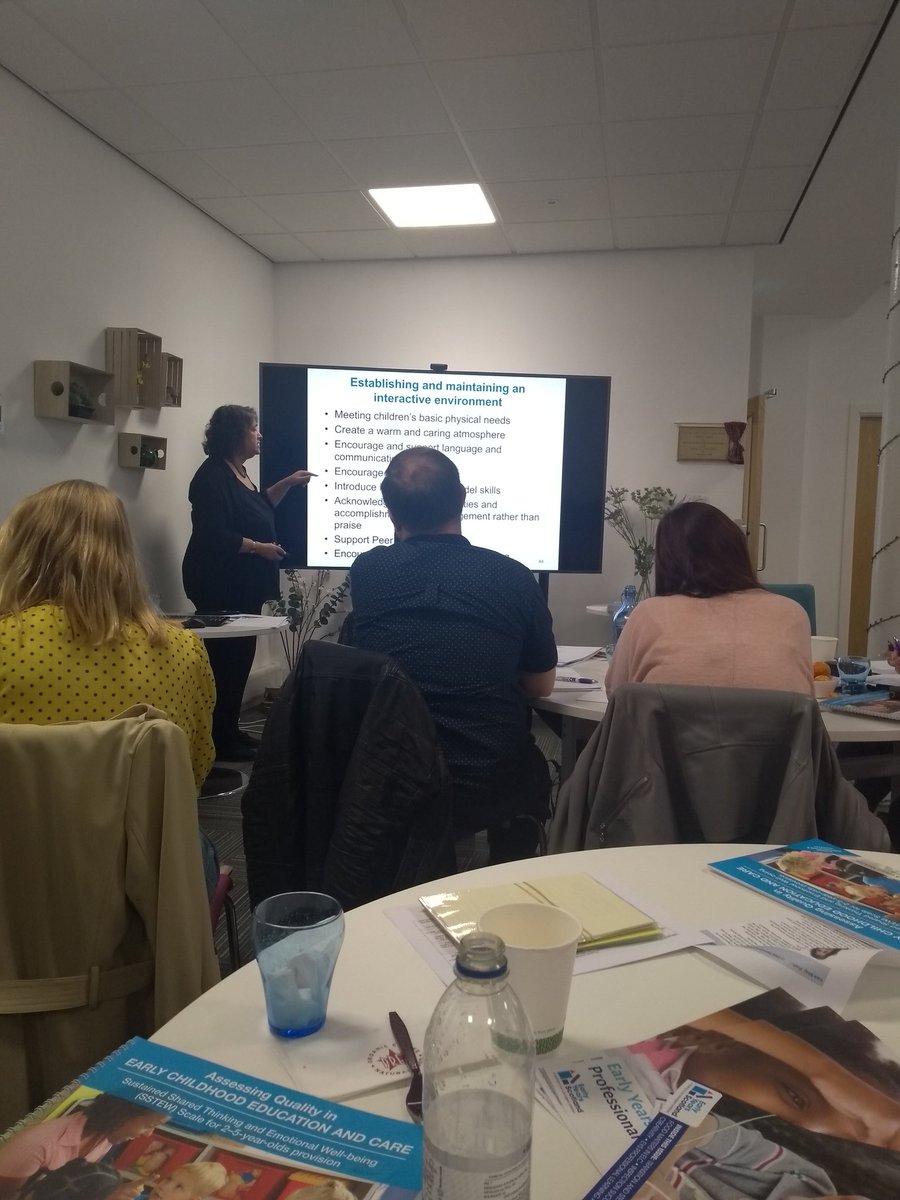 EYLynette's tweet photo. "I don't have time to do all that" are the statement we sometimes hear. I loved @SirajIram statement "You do not have time, not to do that!" Fabulous training session with @earlyyearsscot #SSTEW https://t.co/rQd4ivW9aW