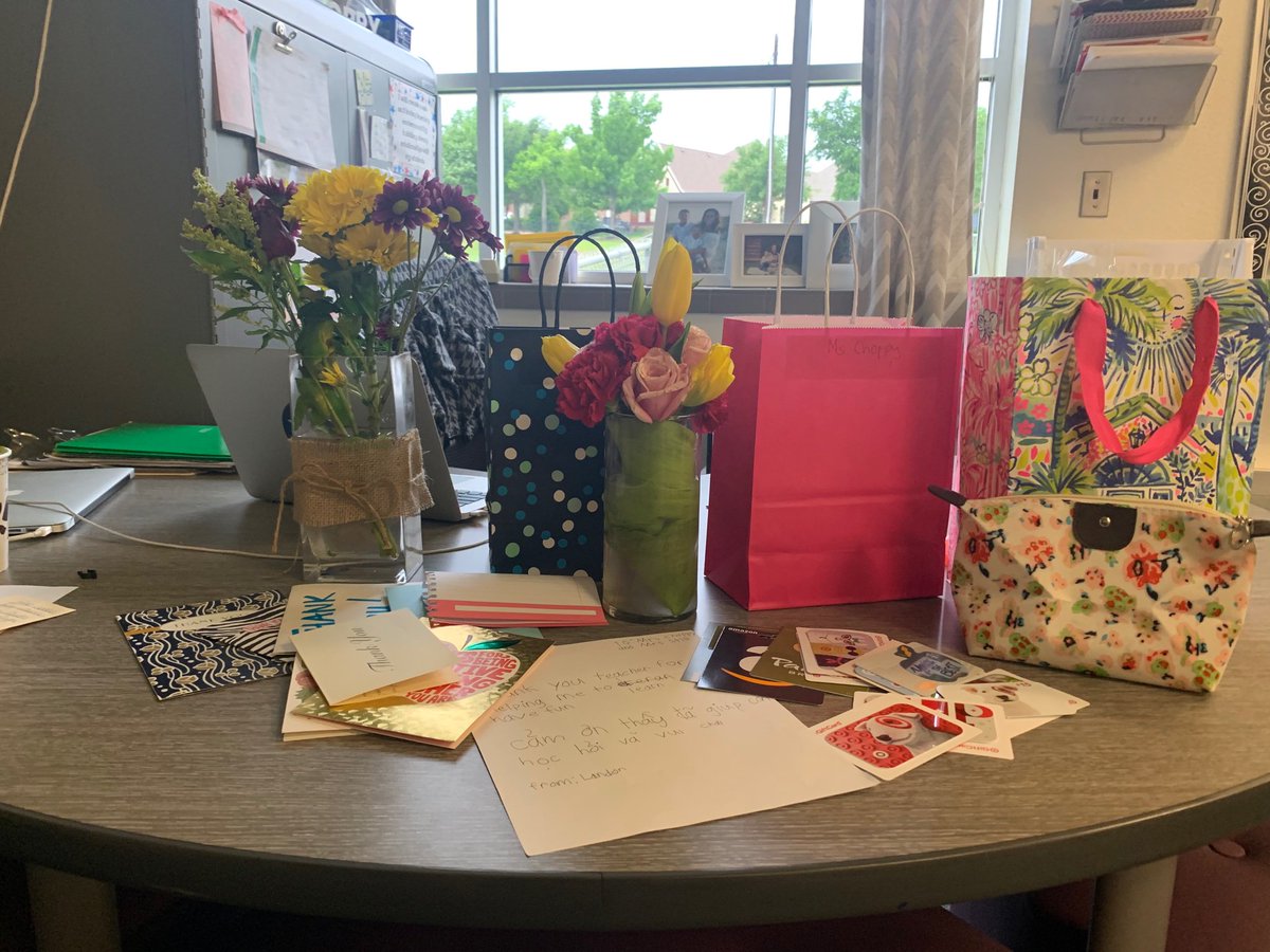 GESStephenson's tweet photo. I am so blessed with such wonderful students and parents.  Thank you for making this week so special! #gesshineon https://t.co/ugPnvu0gFQ