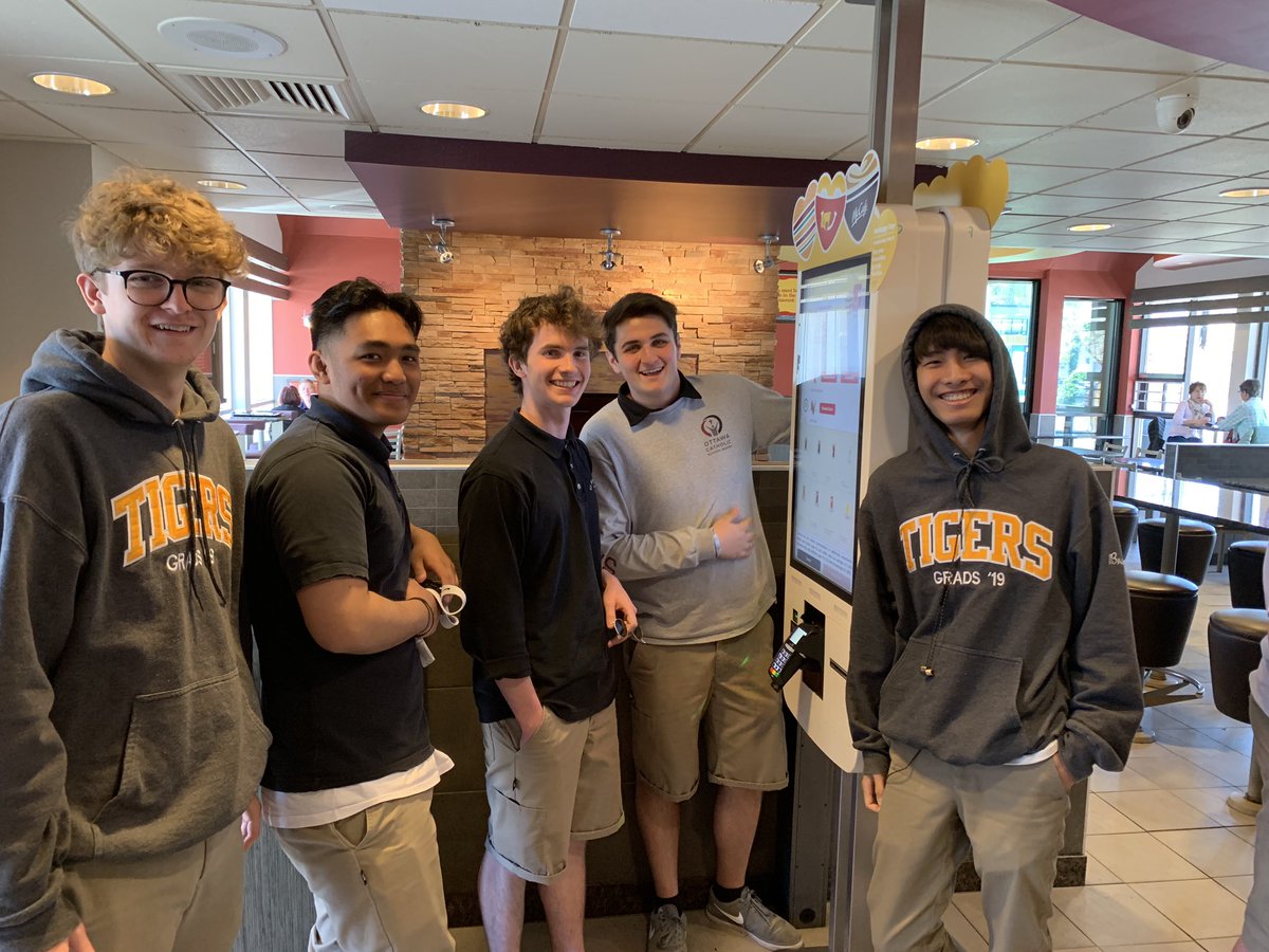 mrloweocsb's tweet photo. @StMatthewOCSB students participated in #McHappyDay on May 8th. Enjoyed some delicious food supporting a great cause! #BeCommunity https://t.co/B0so3nrfec