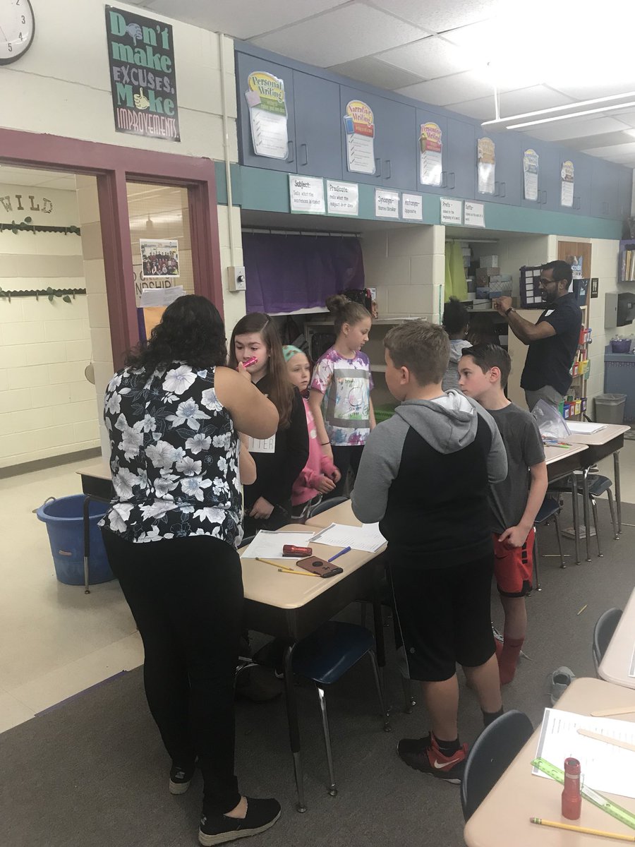 CB_Kwilliamson's tweet photo. A great Titus Tradition, Science  Funday #TitusPride #southsidepride https://t.co/UIHXuPbgu0