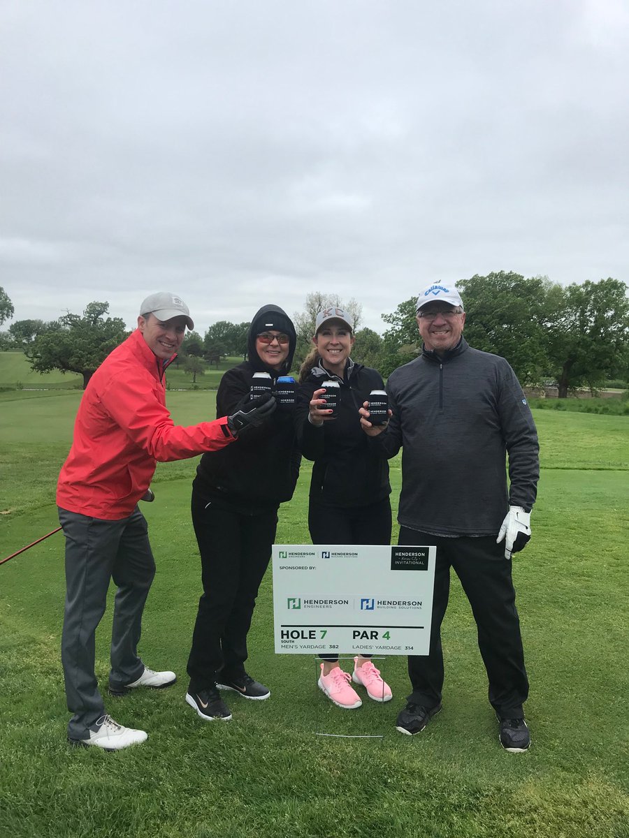 ehoodjones's tweet photo. Despite the cold weather, we had a fun day at the #hendersongolf client outing. Thank you for the invite! It was a hot ticket! Of course it’s sunny and beautiful today. #coldbutfun @robinbroder @hendersonengs https://t.co/SqldkgxfkF