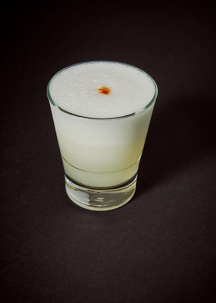 commoencommo's tweet photo. Empieza tu Finde .... con un Pisco Sour..!!! https://t.co/8Z1GimDfaf