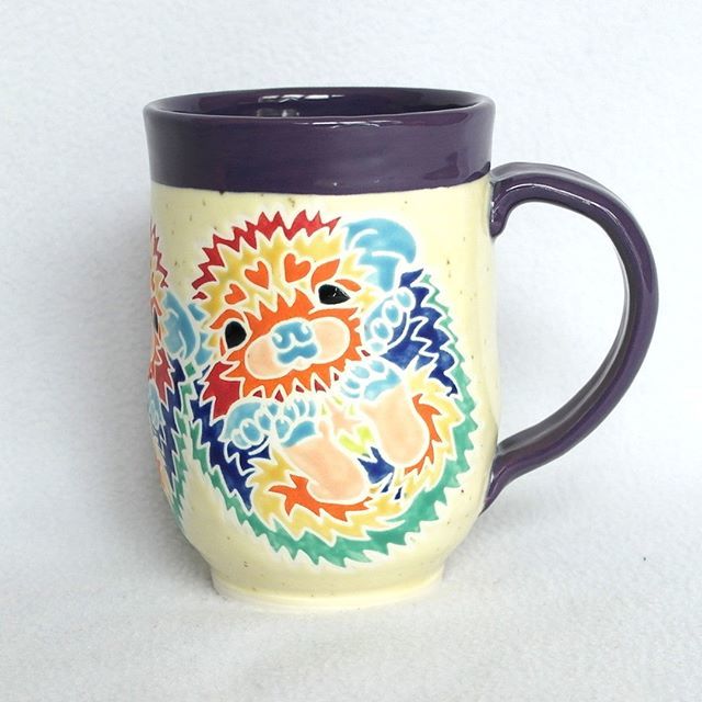 Colourful hedgehog babies on my new white clay. .
.
.
.
.
#stoneware #pottery #clay #ceramics #design #stencil #handmadeuk #animals #claystencil #potterystencil #ceramicstencil #digitalcutter #ukceramics #studiopottery bit.ly/2E1YTKW