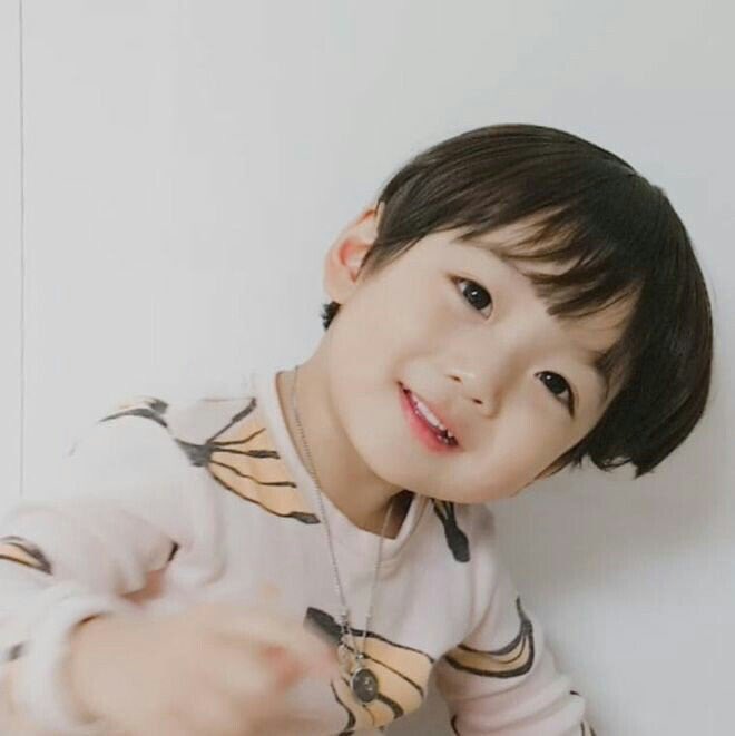 OZONE1312's tweet photo. ปะป๊ารักมี๊กับลูกๆนะ❤️@miguel1250_ 💗@jeen0999 💚@Yuki28290726 💙 @Ireensodsai 💛 https://t.co/4tIQqorp3q