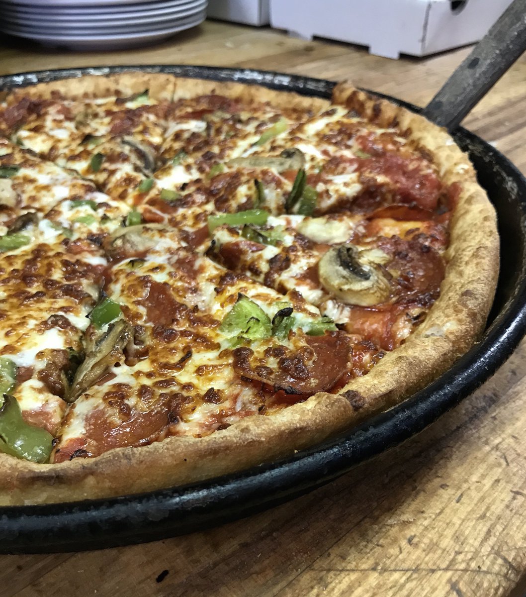 BGMisterBs's tweet photo. It's #FreePizzaFriday! Who wants some Mister B's pizza?! Hit that RT button for your chance to win a free large one topping from Mister B's! Must follow to win. https://t.co/VA1iBvZF0C