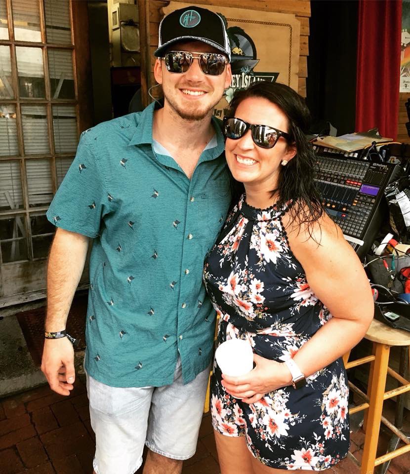 _mmh13's tweet photo. A year ago I was at Key West Songwriters Festival and met @MorganCWallen  #takemeback #bestdayever @SmokinTunaKW #whatsbetterthanupdownlive https://t.co/Xsrv1SS4d1