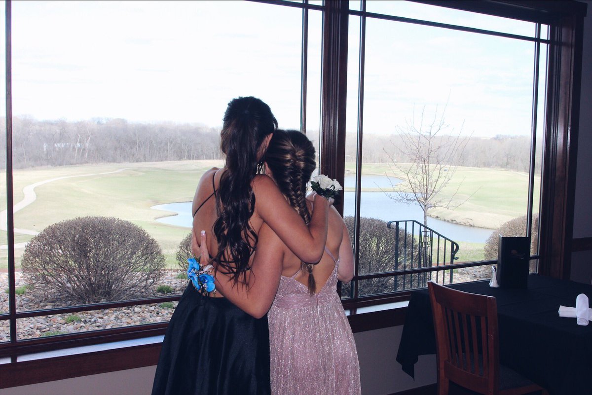 battani_k's tweet photo. happy 18th sista💜 im so glad that i have you to constantly annoy, be weird with, and make all the best memories with. im so excited for our last summer before u leave me:,) i love you the most, see you later bestie🤩 https://t.co/7ljwlZA5Lk