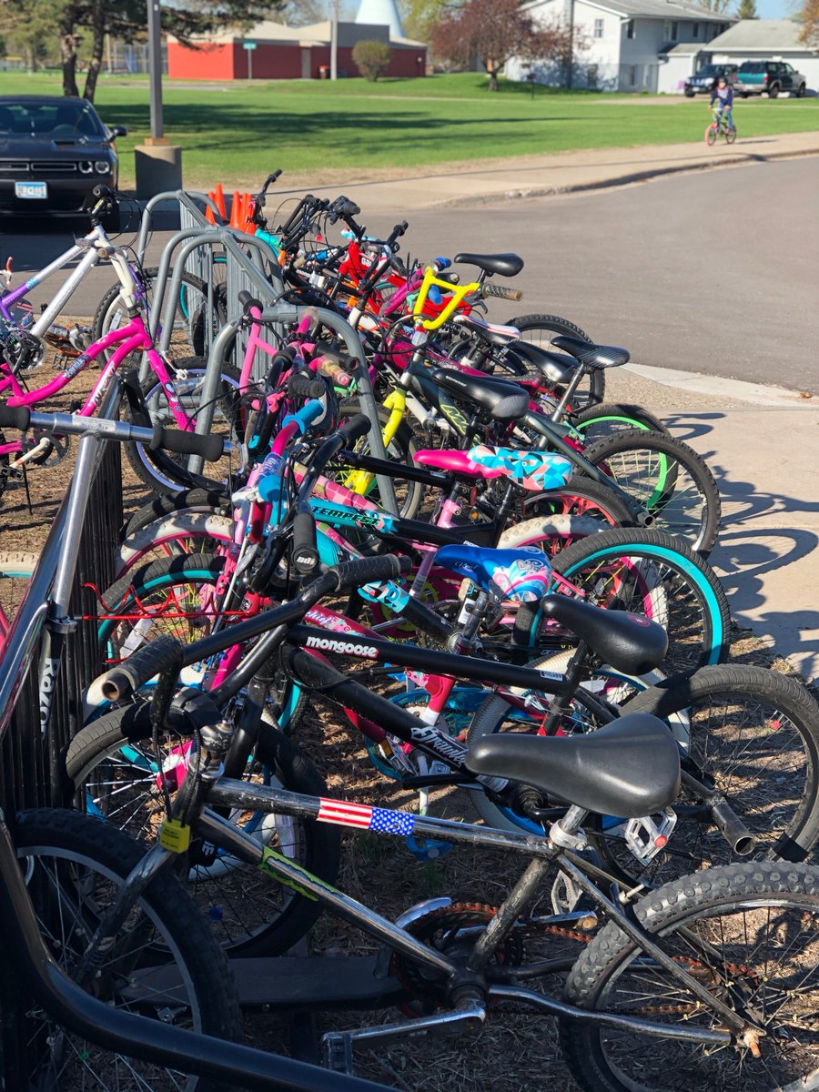 PullmanElem's tweet photo. It was a beautiful (and slightly chilly) morning to walk/bike to school, but the sun was shining!  Thank you to the St. Paul Park Fire Department and to all of our friends from @CityofSPP for joining us! https://t.co/zIWtg2C7Xd