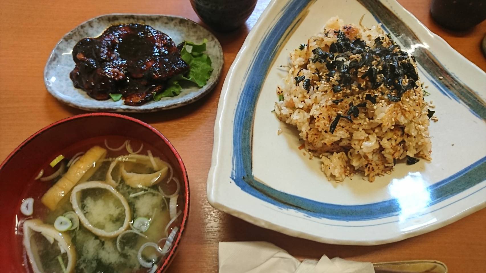 いしえもん 今日のランチ 久しぶりに士幌町の いちい さんでした 今日は おすすめの 梅じゃこチャーハン としょうが焼き これが最高に美味いっす どうしてこんなに美味しいんだろ ごちそうさまでした 十勝 士幌町 ランチ いちい T