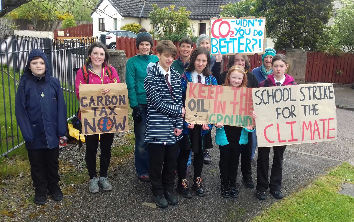 HollyWildChild's tweet photo. Week 18 of my #schoolstrike4climate. I've been so excited about the #ClimateEmergency declarations but still no one is talking about it. Life is going on as before even though our leaders have announced that we are in a climate and ecological emergency. #FridaysForFuture https://t.co/2zmLrhOTWj