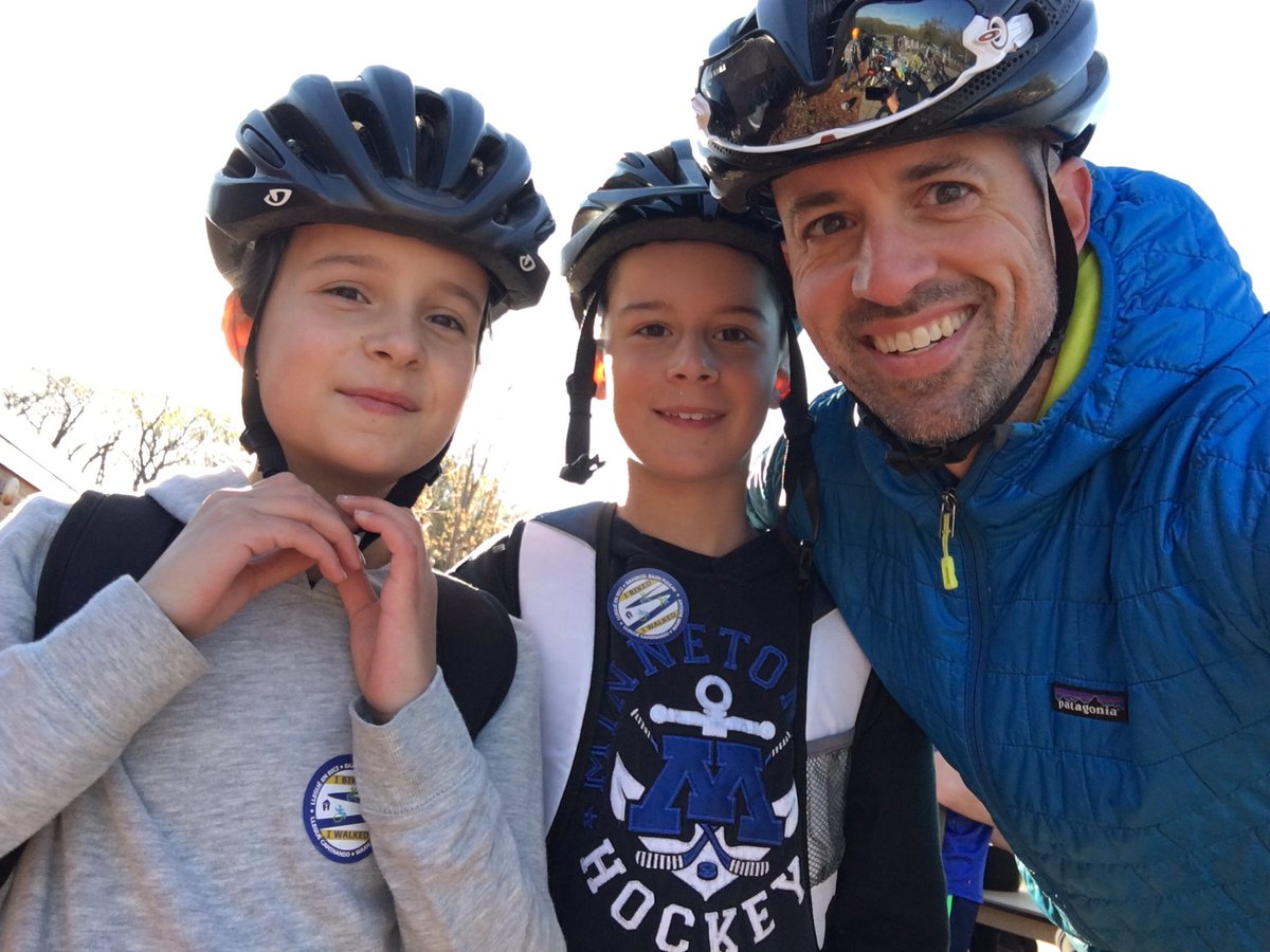 TWINSIX_RYAN's tweet photo. Shred to school day https://t.co/3mwulXXTZq