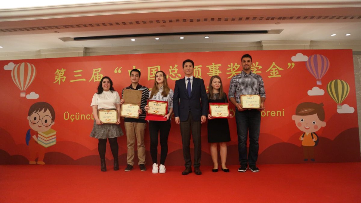ISU_EFL's tweet photo. Dilara Bahçeci, our student in our Chinese class, has been awarded with the scholarship of Chinese Consul-General by the Consulate of China. #isuforeignlanguages #chinese @melihbulu https://t.co/KUCiBBRh4s