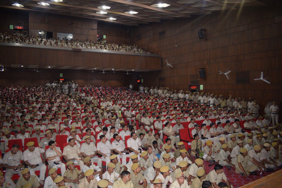 Briefing of officers and men to be deployed in #Elections2019 @DelhiPolice