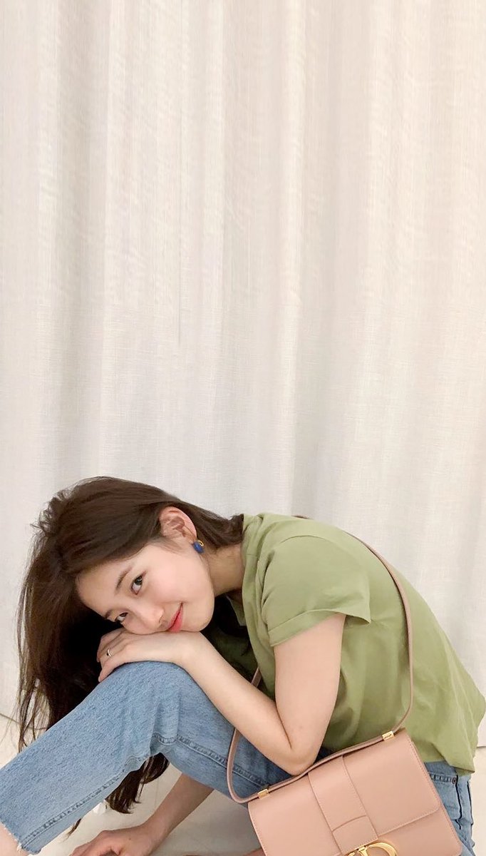 only941010's tweet photo. 제가 쓰려고 만든 배경도 놓고갈게요 사이즈는 758*1334입니다 ! 모두 좋은 밤 되세요🌙🌙🌙 https://t.co/SFdPwdRTP2