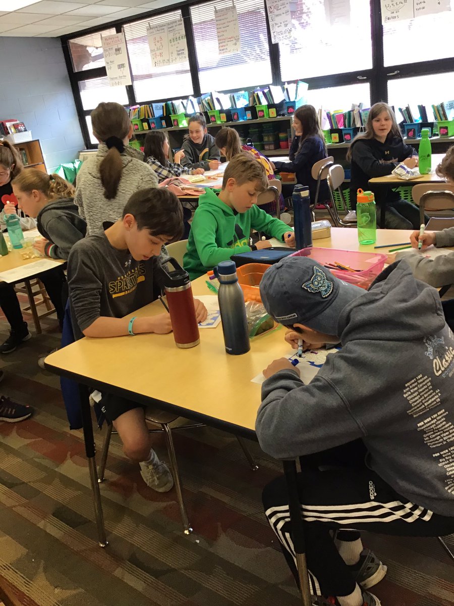 SenoraTurner28's tweet photo. 5th graders are working hard creating “Día de Madre” cards while practicing Spanish adjectives! #langchat #EarlyLang #teachspanish #innovate28 #tlc28 @GreenbriarD28 https://t.co/2Rf7vZc1Gv