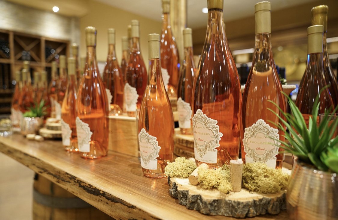 Our 2017 Rosé makes the perfect gift for all the hard-working moms out there! Stop by our retail boutique and grab one, we're open until 8 pm every day! #Rosé #MothersDay