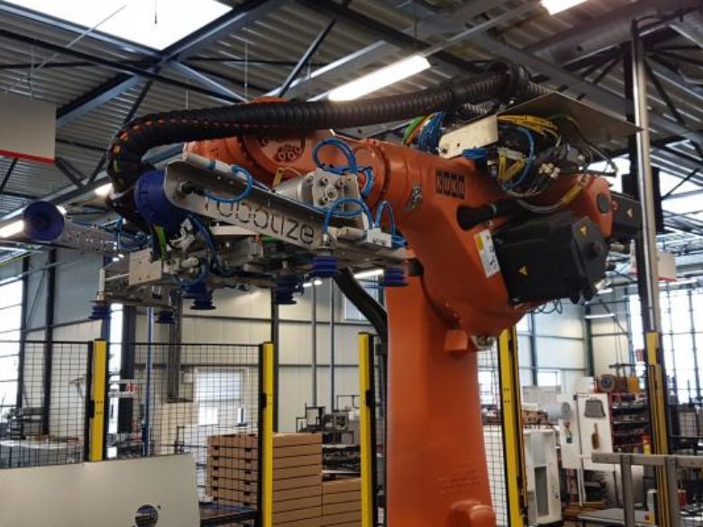 thetextfactory's tweet photo. Robotproject bij Brink Climate Systems  // Nieuwe tool maakt van machinebouwer een data-analist // Hoe maak je servokabels voor grote afstanden? - https://t.co/VnJtD8qxod https://t.co/skJVgwCdqh