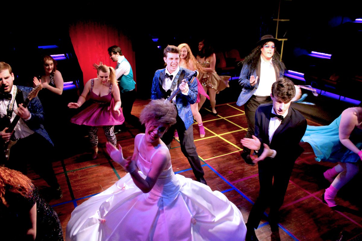 ComtraTheatre's tweet photo. Treat Your Mom - Wedding Singer this Weekend🌺🌸🌷 - https://t.co/fN11M3N2L1 https://t.co/XPLL0EQ0Wz