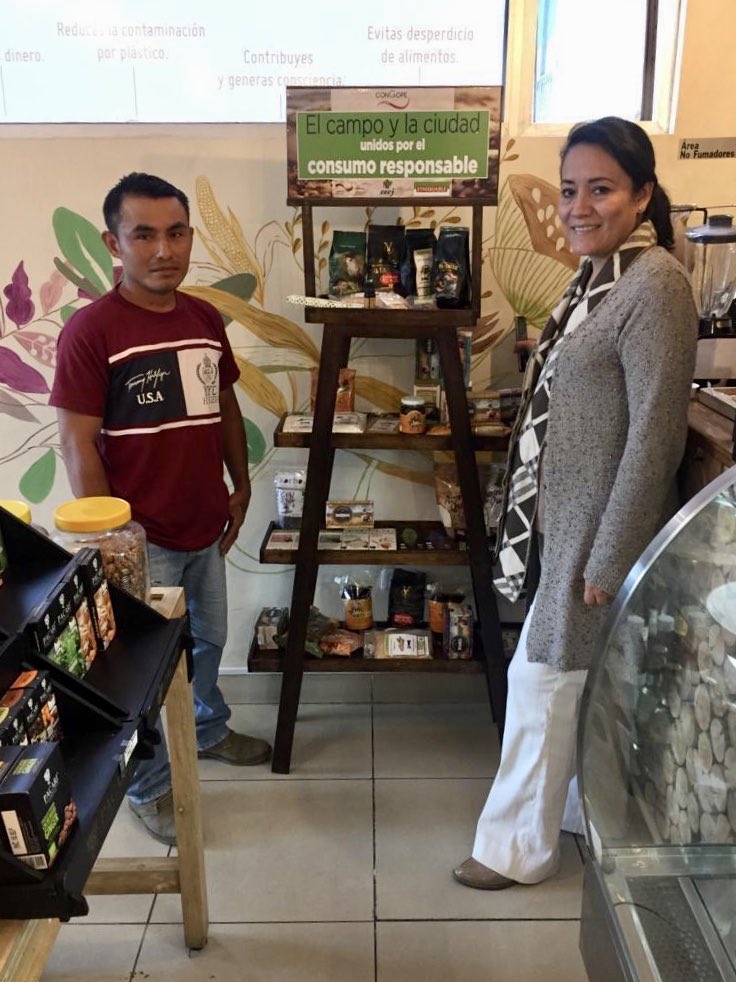 Copisaec's tweet photo. @Copisaec impulsa el consumo de productos elaborados por organizaciones campesinas, quienes visitan las tiendas alternativas en Quito para exponer productos transformados de calidad, orgullosamente hechos en Ecuador. Consume alimentos sanos, nutritivos y soberanos! https://t.co/evvRQCzaiB