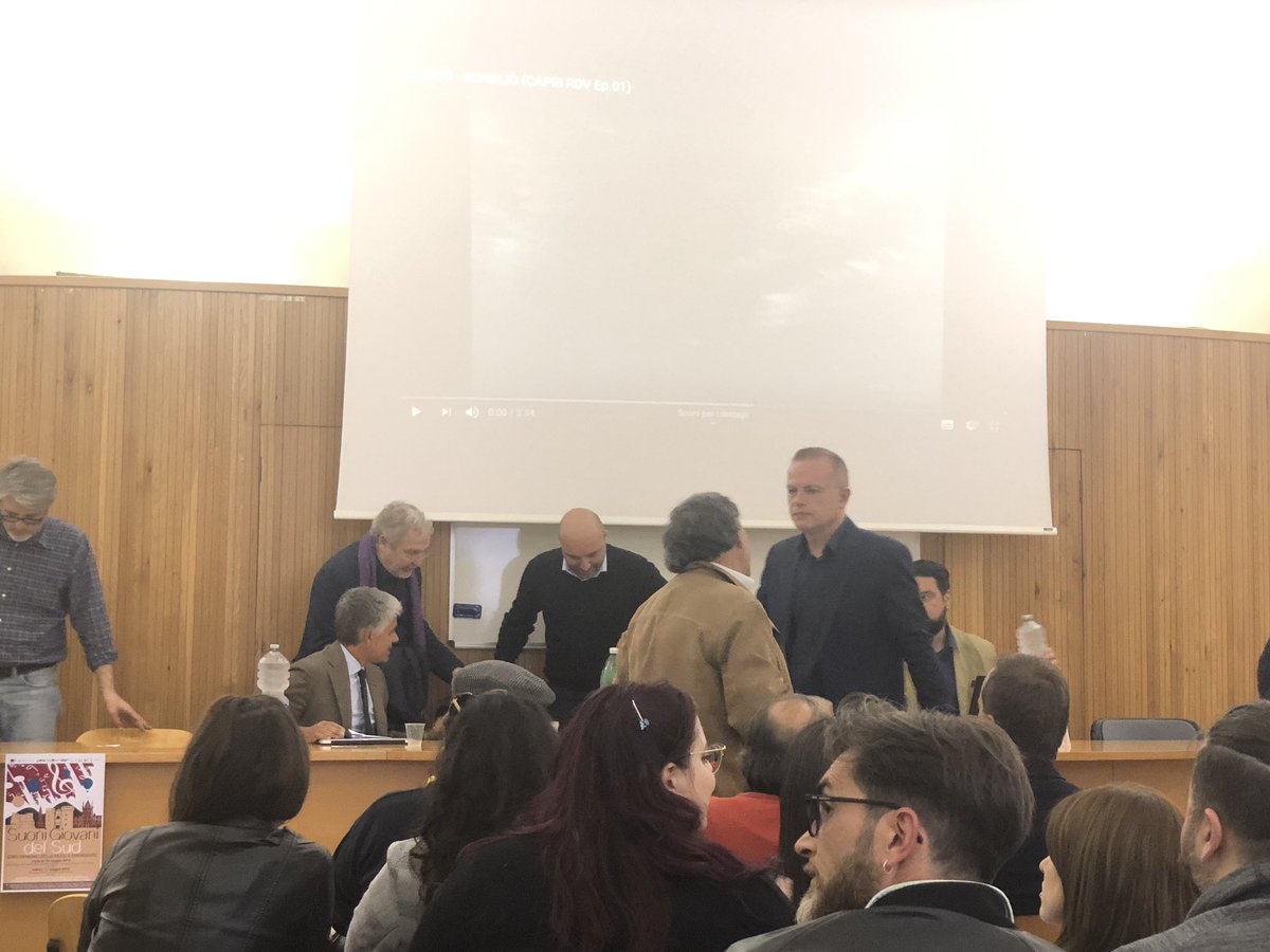 Frances15061609's tweet photo. Organizzazione in corso per il convegno di oggi, 10 maggio 2019:
Stati Generali della Musica Emergente - Suoni Giovani del Sud. 
#bitgeneration @LelloSavonardo @F2RadioLab @Roxannamarino 📲 https://t.co/qrf3qM9dyF