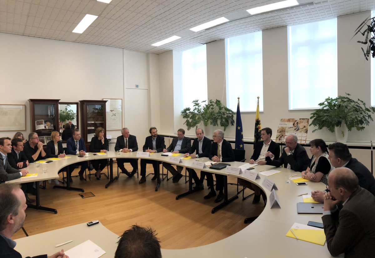 GeertBourgeois's tweet image. Nederland en Vlaanderen slaan handen in elkaar voor duurzame en maatschappelijke verantwoorde natuursteen. 

Initiatief #TruStone: Hele keten bewaken ifv betere werkomstandigheden en het milieu. 

Proficiat en dank aan alle bedrijven, NGO’s en vakbonden. #GoedNieuws