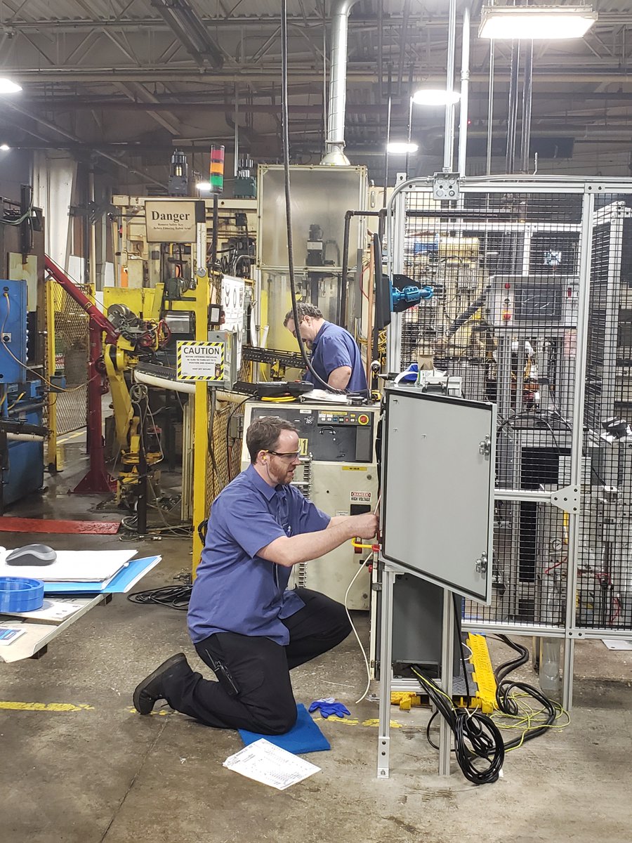 kay_mfg's tweet photo. Continuously improving our #automation and #quality.  We're proud of our Calumet City team for a successful implementation from concept, to production.  Well done! #lifeatkay https://t.co/aCYraMpzx0