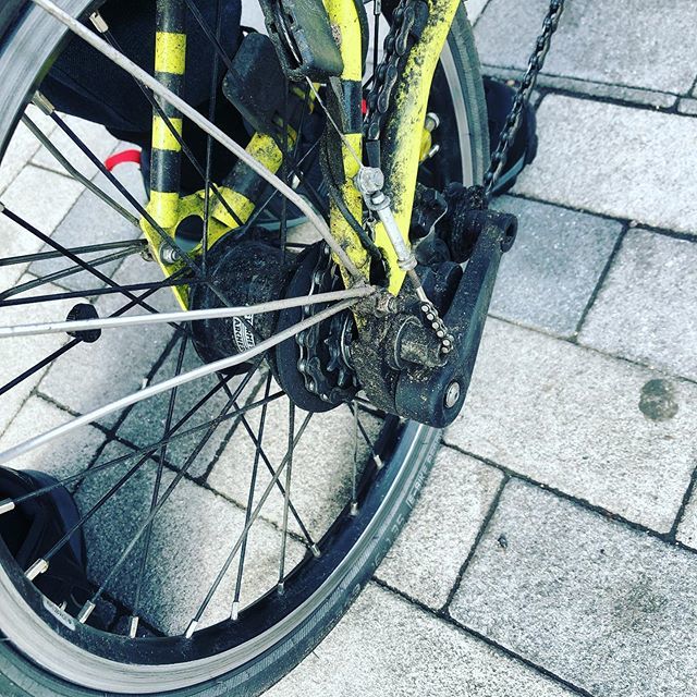 BromptonBumbleB's tweet photo. First puncture in about 2yrs. #marathonplus #bromptonlife #bromptonbicycle #dirtybrompton #legends https://t.co/i4VFnuRIRs https://t.co/WX4iyxgysH