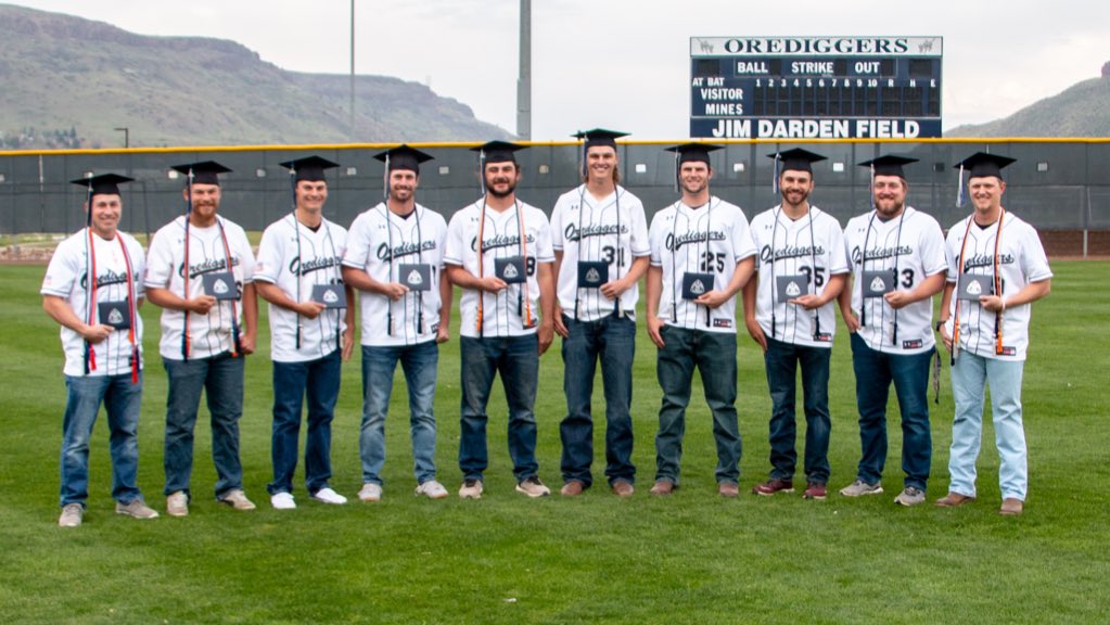 MinesAthletics's tweet photo. We have 11 graduating Orediggers competing today who will receive their degrees in absentia with a video message from @ILoveBlaster: our 10 @OrediggersBSB seniors plus @MinesGolf’s George Markham! #HelluvaEngineer https://t.co/oozPzqOAoB