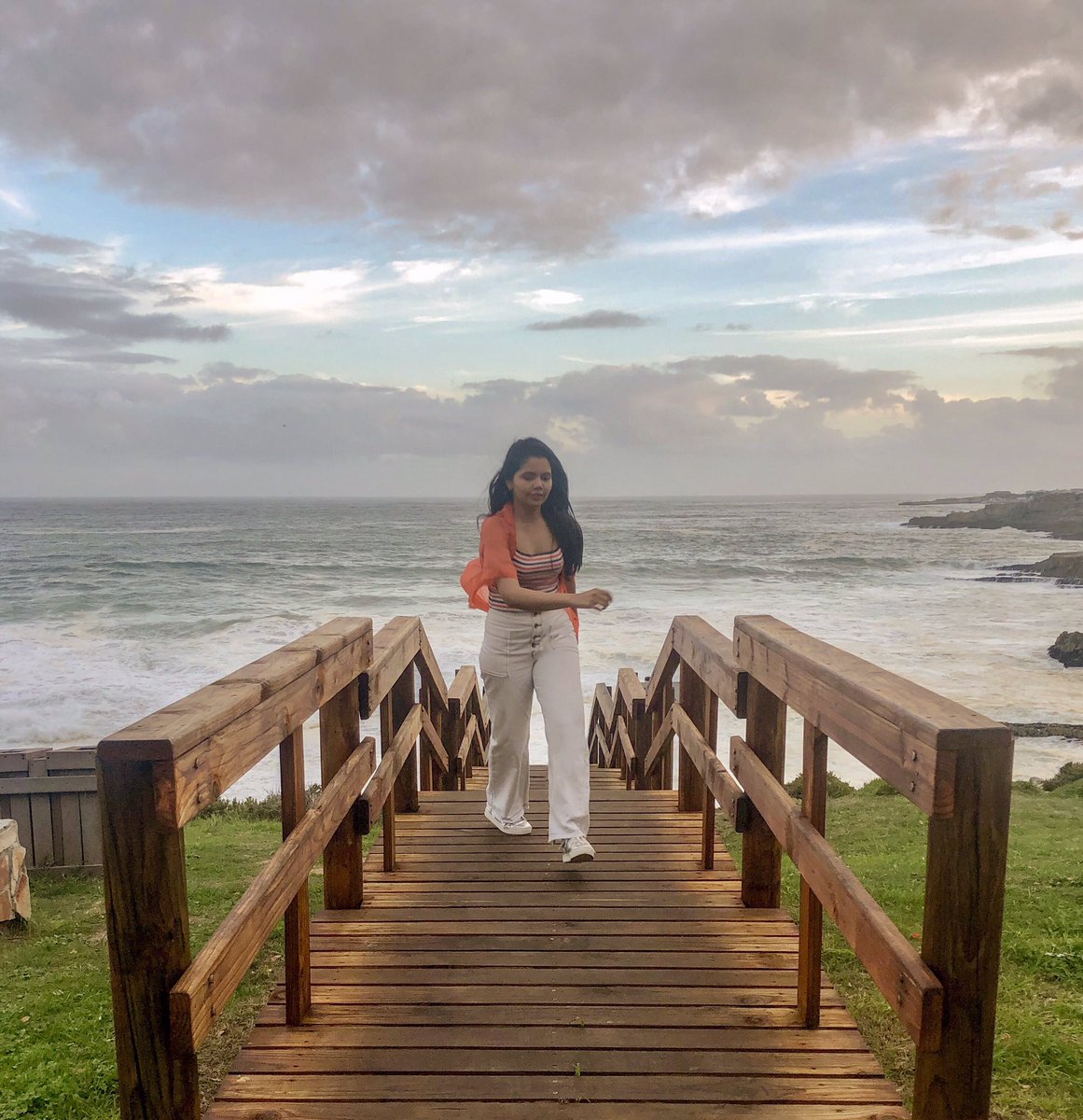 ShahAshni's tweet photo. Candids are the best always✨
A short walk to find myself in the mid of Nature 🧡
.
.
.
.
.
.
.
.
.
.

.
.
.

#southafrica #capetownsouthafrica #capetown #hermanus #travel #traveldiaries #travelphotography #southafricadiaries #travelblogger https://t.co/7TSeWlZob3