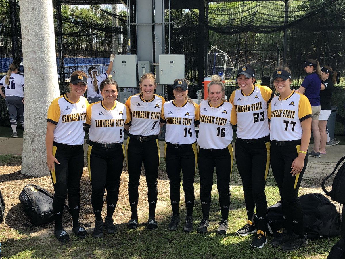 KSUOwlsSB's tweet photo. Let’s hear it one more time for our amazing group of seniors. Thank you for all you’ve done for this program. 👏👏👏 https://t.co/BihBN8jKGh