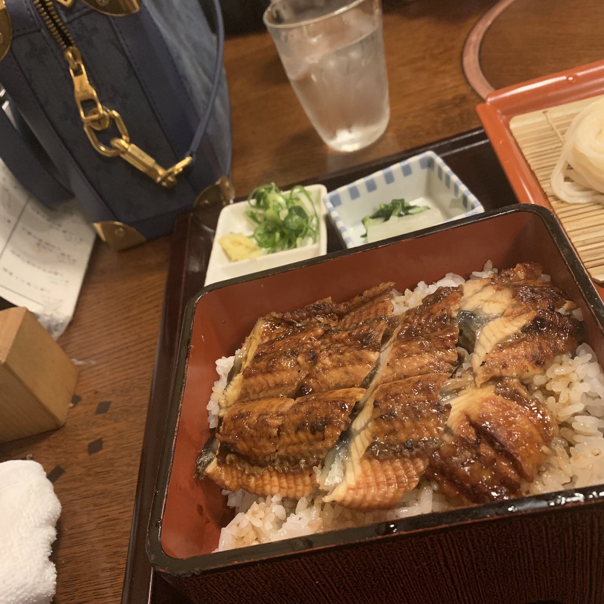 MEVIUS8mi's tweet image. 出稼ぎ終わりの女の子と鰻重食べてきました。。
写真の撮り方イマイチ分からない😱
この子10日間で130万稼ぎました。。
GW終わりでも稼げるお店、僕は知ってます、、、
出稼ぎだけは任してくださいね。
#出稼ぎ #高額保証 #ヘルス #ソープ
#デリヘル