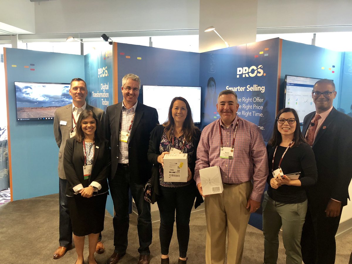 LisaGlamMom's tweet photo. @PricingSociety #PPSATL19 @PROS_Inc Platinum Sponsor prize give away winners! Congrats https://t.co/6ECTE0qy15