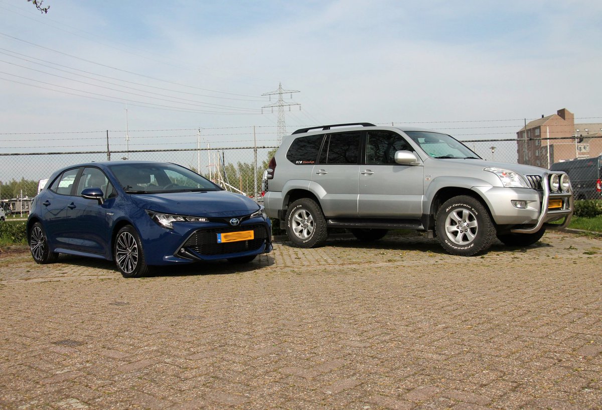 OverlandingNL's tweet photo. Love driving the Corolla but I have to say, now the 'new car emotions' have worn off a bit I love my Cruiser even more. After 2 years I still get all warm and fuzzy getting in it after driving all week in the company car.
#Toyota #LandCruiser #Prado #Corolla #Corolla2019 https://t.co/wj0OOEmApL