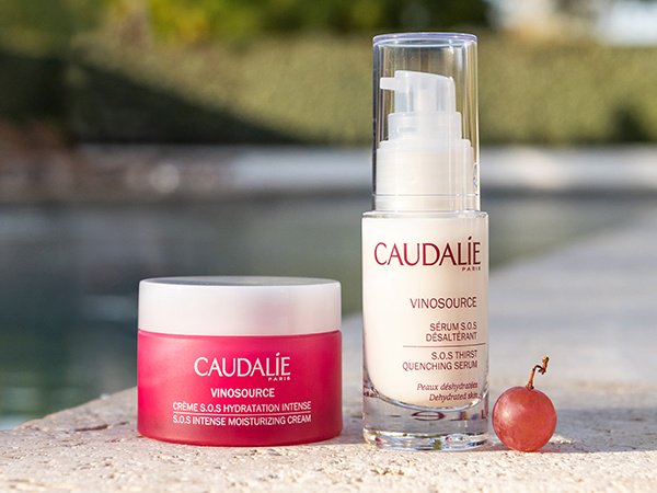 Friday nights in for us = a little bit of vino and a little bit of vinosource skincare 😍 

Best for: restoring luminosity to the face when you've had a few too many early mornings and late nights...

socsi.in/oCQlX