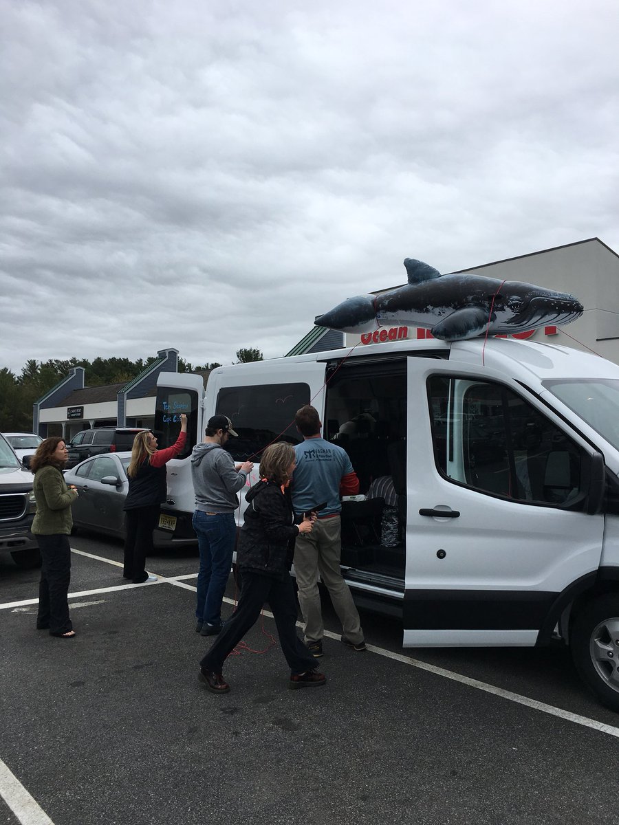 vinfenrun4life's tweet photo. Team 1 Van 2 decorating our beach themed van! #run4life #vinfen https://t.co/4N2vg1hZHF