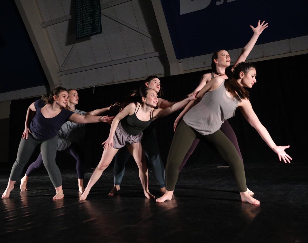 SRUDanceClub's tweet photo. This is my final post as the public relations coordinator! Today I have officially passed off my duties to Caila! Best of luck @srudanceclub, 2018-2019 Eboard can’t wait to see your future performances! 
-Vanessa Scott ‘19 https://t.co/pue9cdlBoz