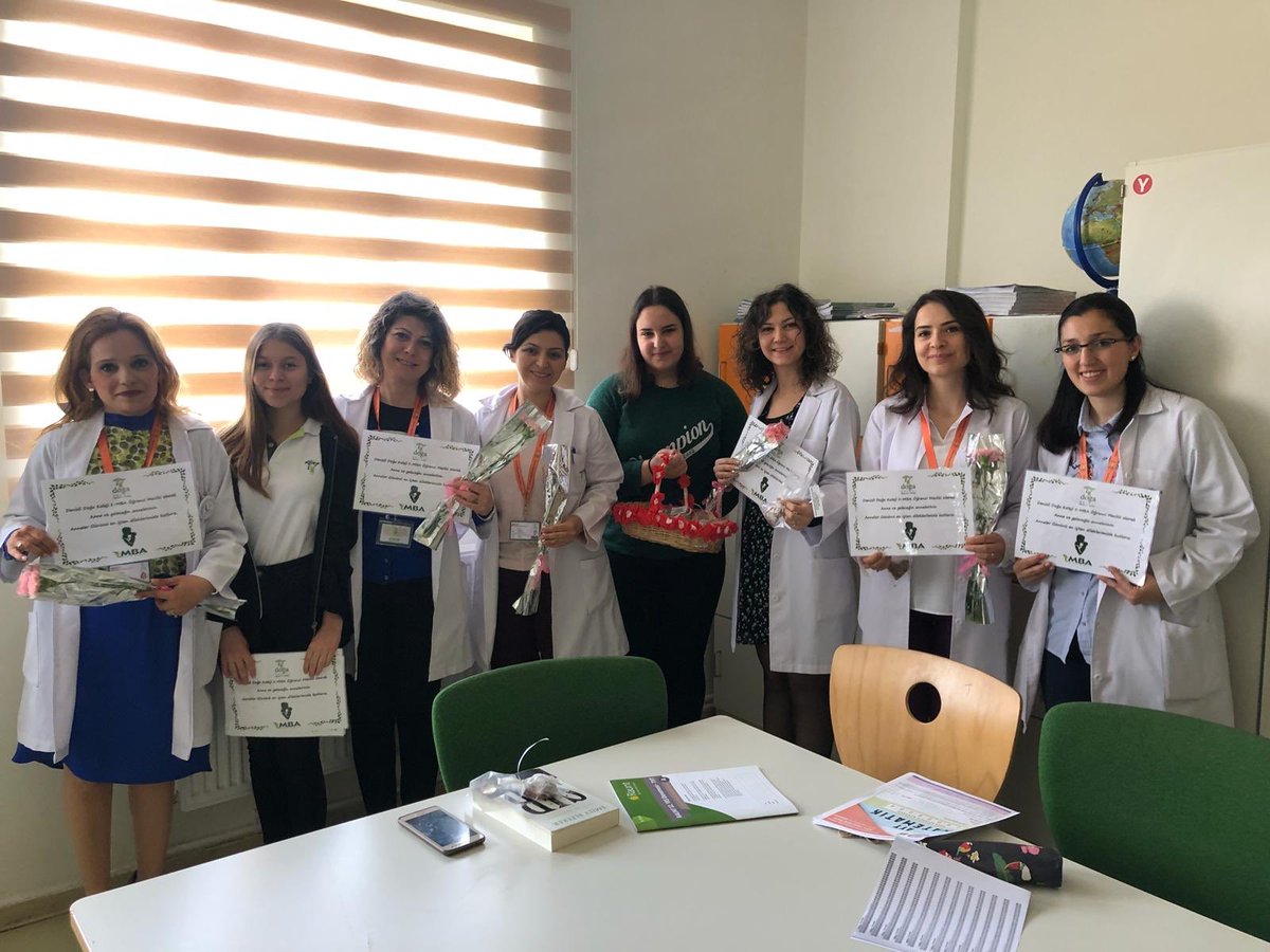 HaticeSeyhanEr1's tweet photo. Denizli Doğa Anadolu Lisesi t-MBA Öğrenci Meclisi okulumuzdaki bayan öğretmenlerimizin anneler gününü hazırladıkları küçük hediyelerle kutladı.@KvancBarlas @yawuzyildiz @OzgukRyr @JalanGK @BetulErok @DogaDenizli https://t.co/RWflOd8qtb